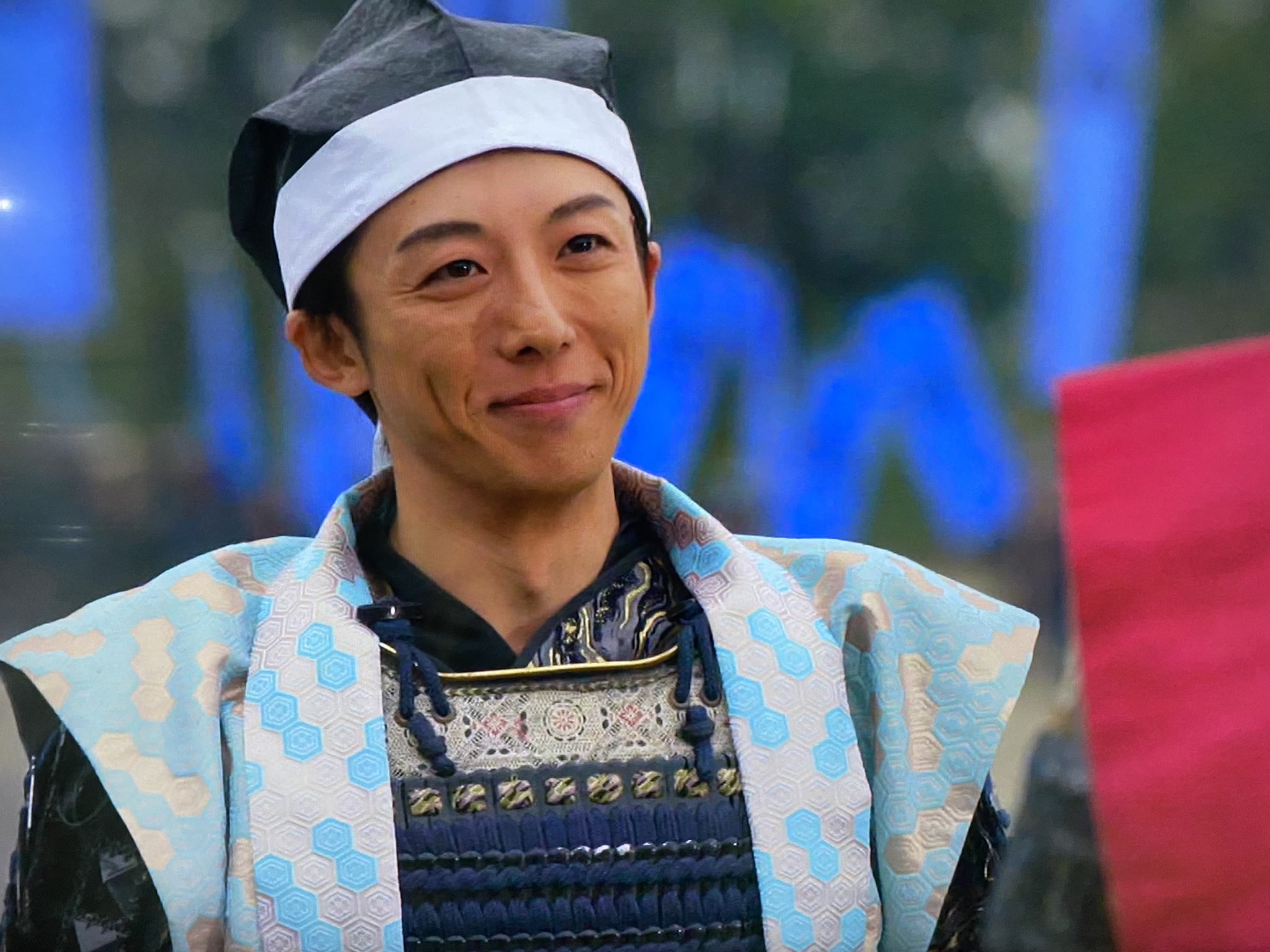 まり子 織田が攻めてまいりました の時の ついてまいれ の時の顔がすごく 凛々しく強い目力で戦闘モードなのに 市にはとても優しいくて この時代は 顔も知らない相手と 結婚するのね けれど旦那様が 長政様 高橋一生 なら永遠の愛 を 誓い
