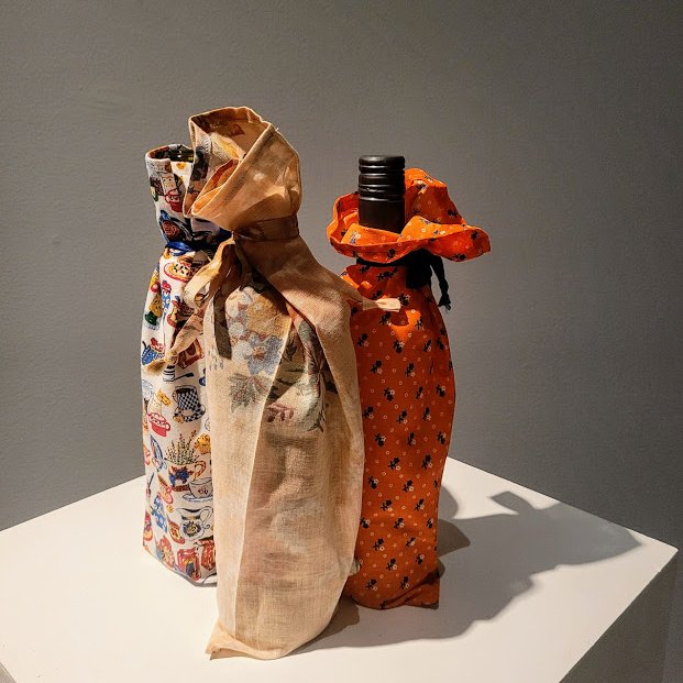 Tuesday #giftshop #spotlight - these locally made wine bags are a beautiful, eco-friendly and reusable way to dress up a bottle of wine for a gift. Every single one is unique and made right here in Jasper!

#locallymade #shoplocal