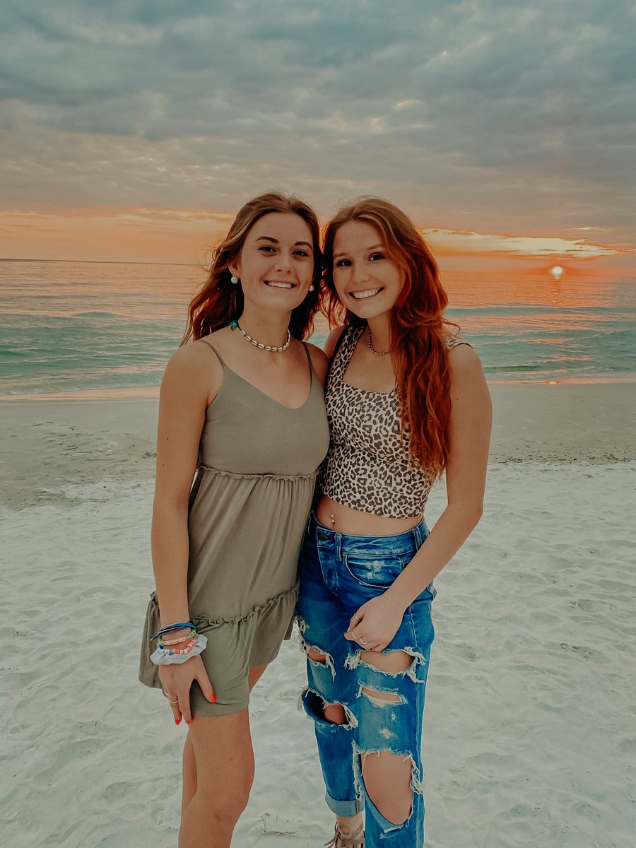 happy girls are the prettiest girls 💜 happy summer!