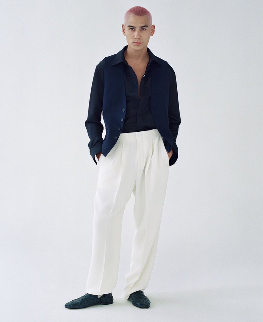 E4vEvVTXIAoDJzK?format=jpg&name=medium