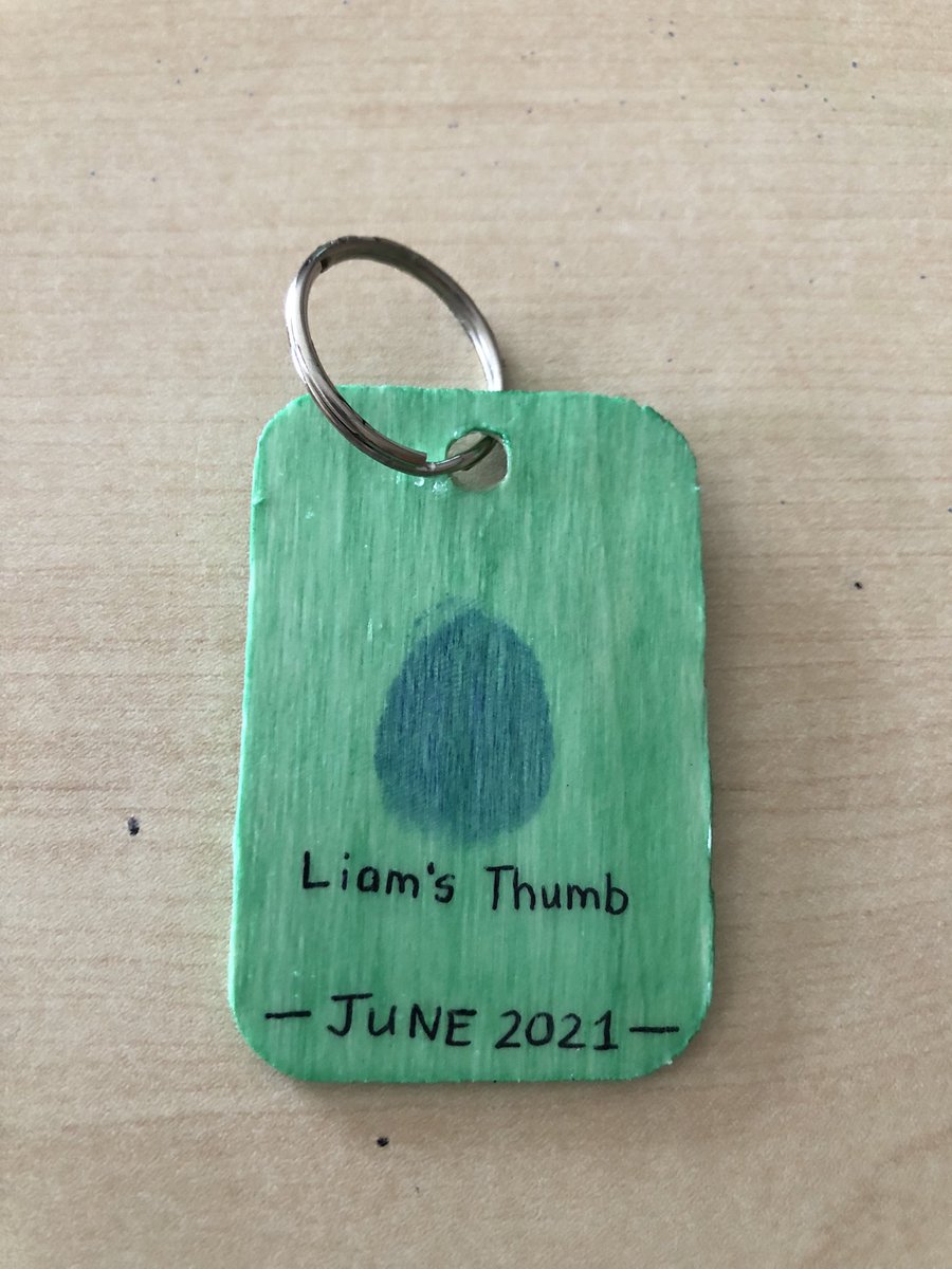 mrsbikinas's tweet photo. Can’t forget to say thank you to the parents for sending the kids each day! Here’s our thank you keychains 💚 @Hillcrest_HWDSB #SpringProgram https://t.co/XHaSo4oYlR