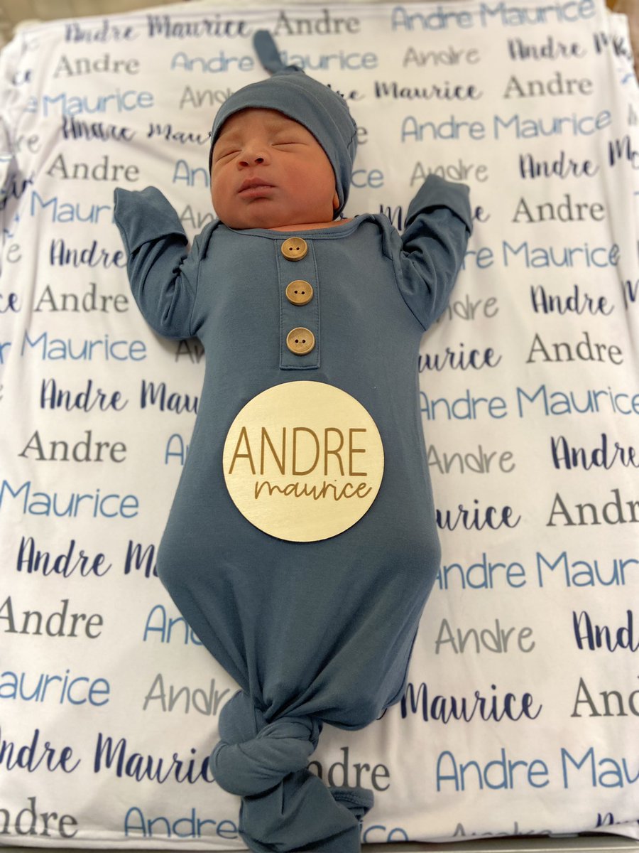 Mo Young ✊🏾 tweet media