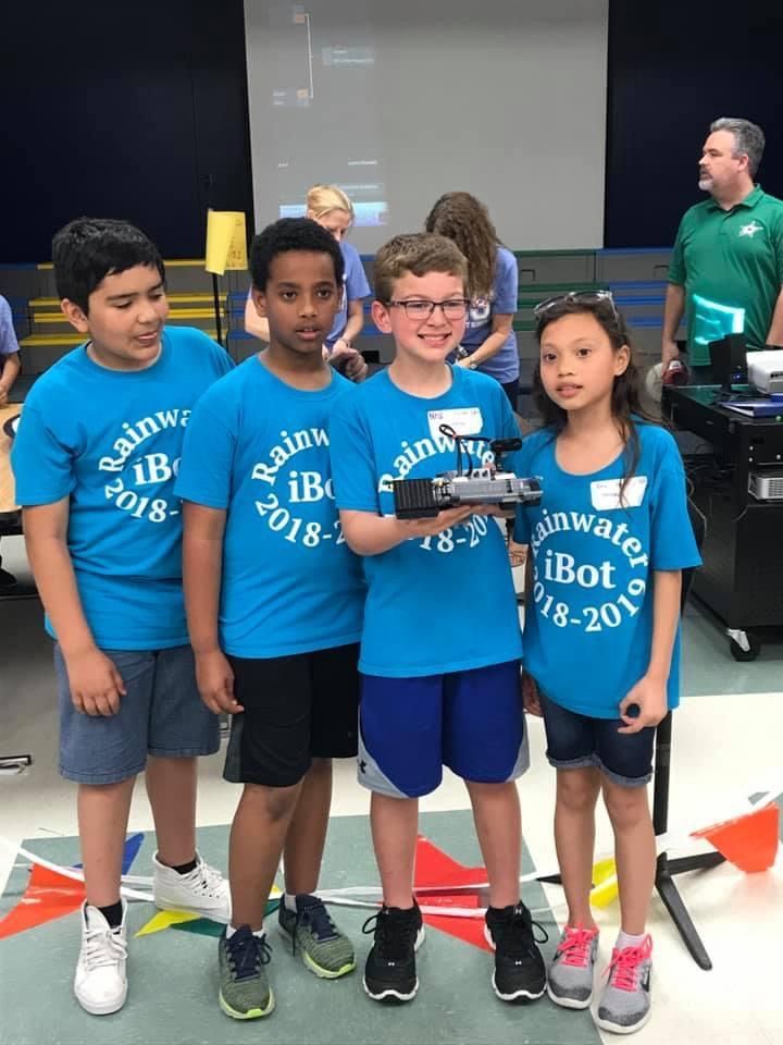 CFBRainwater's tweet photo. Are you interested in robotics? Then the IBot club at Rainwater is the place for you! We also have a TON of other clubs to choose from! #whyRainwater
 @CFBISD #cfbisd #schoolchoice #elementaryeducation #STEM #cfbmatterstome #cfbisdproud @DrChapmanCFBISD @DlrMaggie @drdanawest https://t.co/4n50VLWTeP