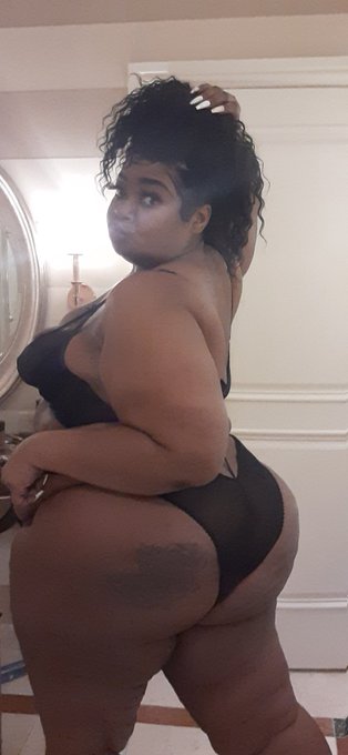 Hey daddies😜😜😜😜 https://t.co/IAP8JJhdGd