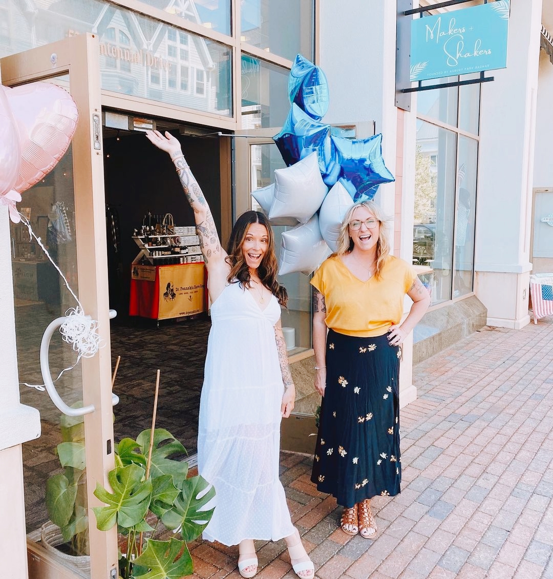 Let’s get moving and shaking because Makers + Shakers is NOW OPEN in their new location. Stop by and shop local artisans every Thursday – Sunday from 11AM-6PM.
📸: @asburyparkbazaar