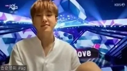 imafan_too_ac's tweet photo. CAN WE ALL APPRECIATE THIS TIGER, LIKE OMG HOSHI CHANGED HIS BG MEANWHILE CHEOL CAN'T CHANGE HIS BG (HE CAN'T SEE OR NOT AVAILABLE DAW #DAD101) BUT LOOK AT HOSHI LIKE YES HOSHI TECHNOLOGY EXPERT, I'M PROUD 🐯 @pledis_17 https://t.co/i3yOzcC6Vd