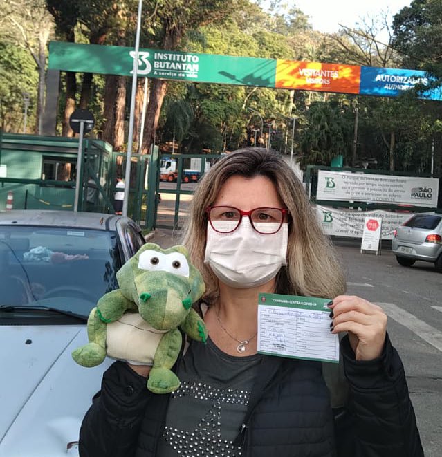 cypolzer's tweet photo. Irmã vacinada!!! #VivaoSus #vivaobutantan #SP1 https://t.co/ONPhvGsuOO