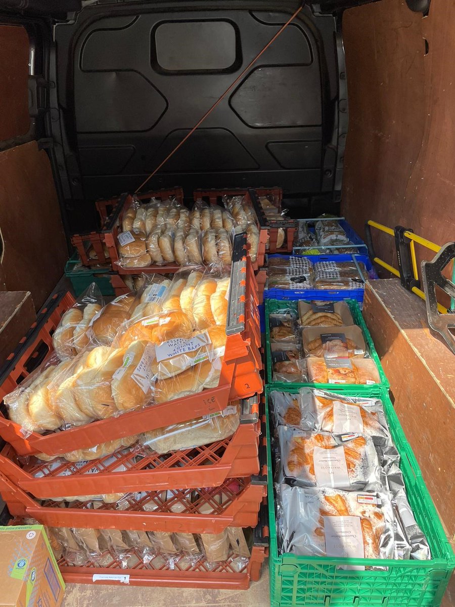 nptonhopecentre's tweet photo. @waitrose Kingsthorpe, what can we say? 

An amazing donation to ensure all of the users of the Hope Food Club have bread this weekend.

Thank You 

#Community #Appeal #Northampton #WorkingTogether #ReduceHunger https://t.co/g6oLR7Pkpn