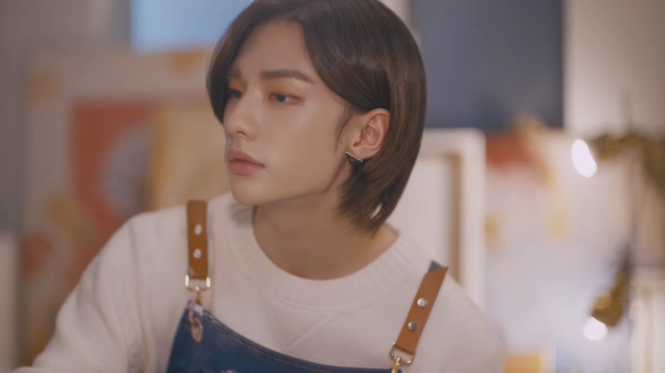 yslcheol's tweet photo. HWANG HYUNJIN IS IN THE MV. THE SONG IS OT8. https://t.co/YBJF6VSNZO