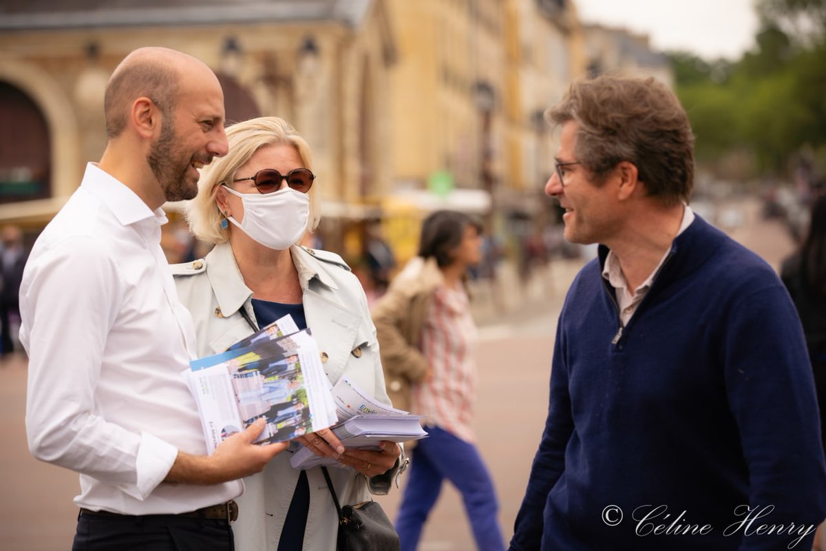 RE_Versailles's tweet photo. Stanislas Guerini aux côtés d'Anne-France Simon pour apporter le soutien de la majorité présidentielle pour sa campagne #départementale2021 à Versailles 1 avec Laurent de Bastard. Tractage, échanges riches &amp; encourageants 🚀 Merci @StanGuerini ! Dimanche #JeVote https://t.co/hlZlM0y4yx
