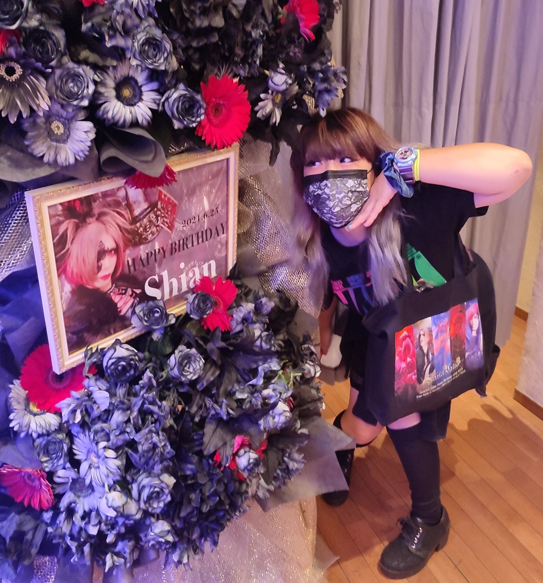 akibauri3's tweet photo. スカーレットバルスさんのライブ鑑賞してきたよ！
堀勉氏バリに上手い角度で
ポコガメンバーが撮影してくれたよ！
1億800万画素を使いこなすの滅茶苦茶むづかしいよ！
#1億800万画素　#redomi #シアン　#スカーレットバルス　#ライブ https://t.co/caCl1B9vO8