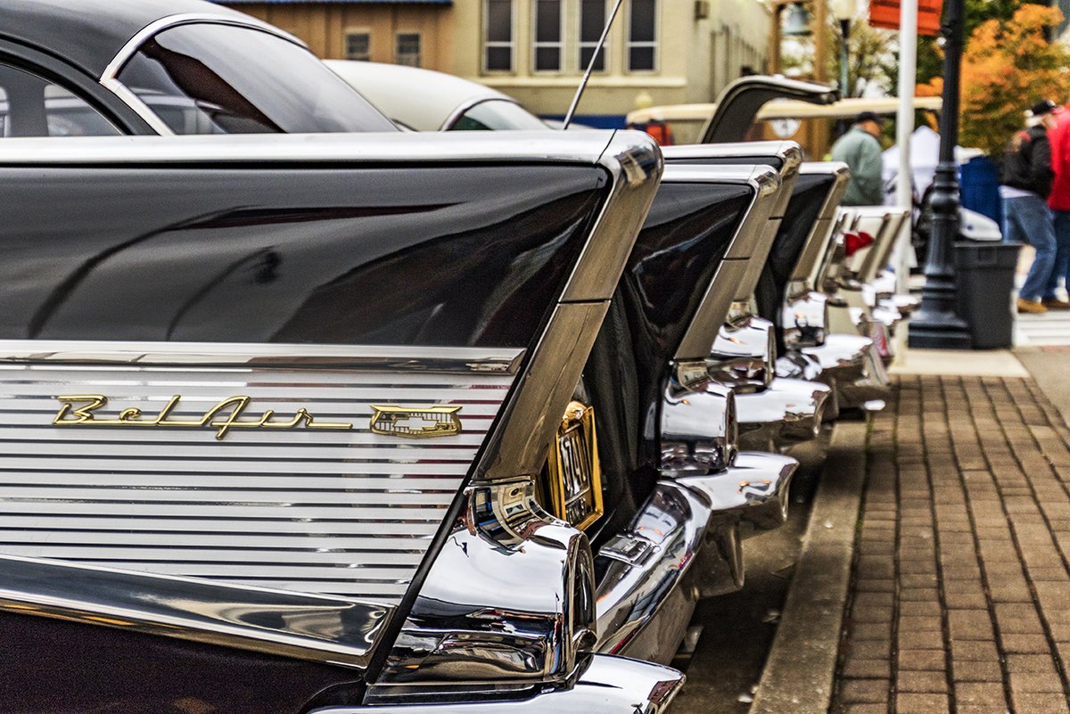 KentuckyTourism's tweet photo. Somernites Cruise is back bigger and better! Kick off each weekend with Friday Night Thunder for hot rods, music and more in @_LakeCumberland. Then keep cruisin' every fourth Saturday through October in The Car Cruise Capital of Kentucky! https://t.co/jkfzdMhJGR #lc365 #TravelKY https://t.co/az8LVZ4tyN