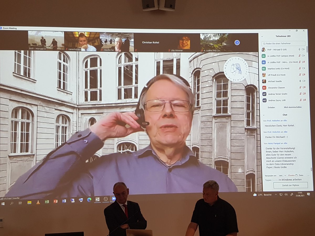 EjtnaMic's tweet photo. Michael Seadle: "unsere Rolle als Lehrende ist es, Studierende zum Denken zu bringen." #SympHCH #InfoWiss #Verantwortung https://t.co/9IldQGnIkP