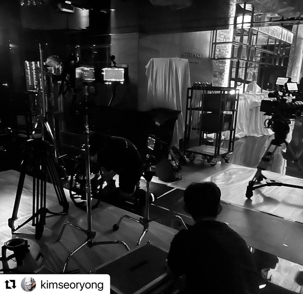 yukomin_912mj's tweet photo. kimseoryong IG

Filming Day
@actorleeminho 
@hongjanghyun 
@kimseoryong_official
#leeminhofilm

pic3  Shooting location
📍Incheon paradise SERASE restaurant
#イミンホ #이민호 #leeminho https://t.co/7UlmcMDCfx