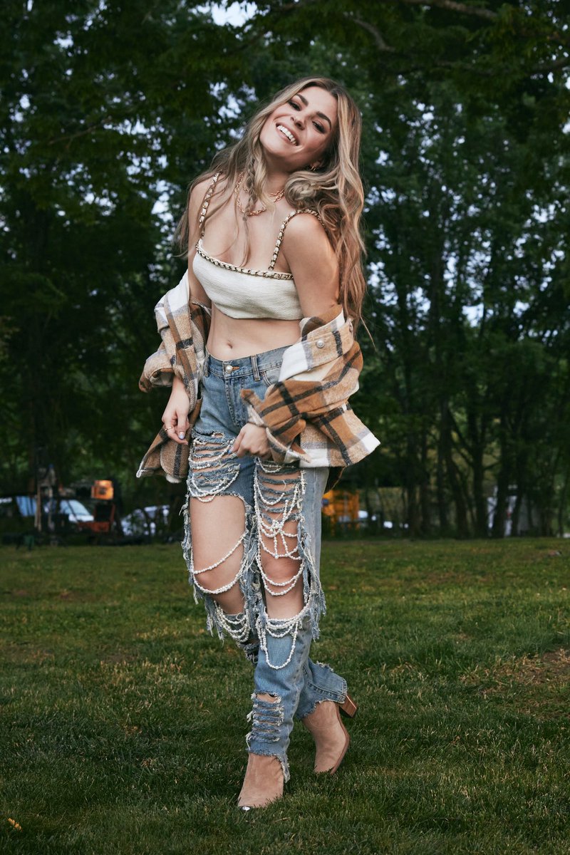 This is what you’re supposed to wear to a campfire, right?? 🔥🏕 <a href="/CMT/">CMT</a> #CMTCampfireSessions