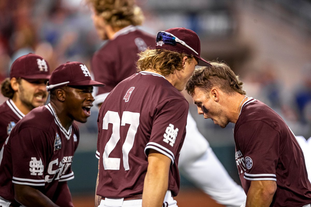 HailState's tweet photo. Happy #MaroonFriday Bulldog FaMily! https://t.co/ZVHwDLl7gi