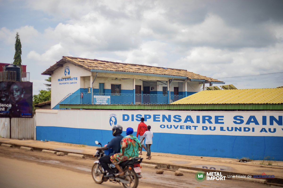 MetalImport_GN's tweet photo. [PHOTOS]

Métal Import, filiale du Groupe SONOCO, s'engage auprès du dispensaire St Gabriel de Matoto pour la rénovation de la toiture de sa maternité.

Il faut rappeler qu’au sein de cette maternité, environ 1200 femmes y donnent la vie par an. 👇🏾 https://t.co/p0igKxKIeP