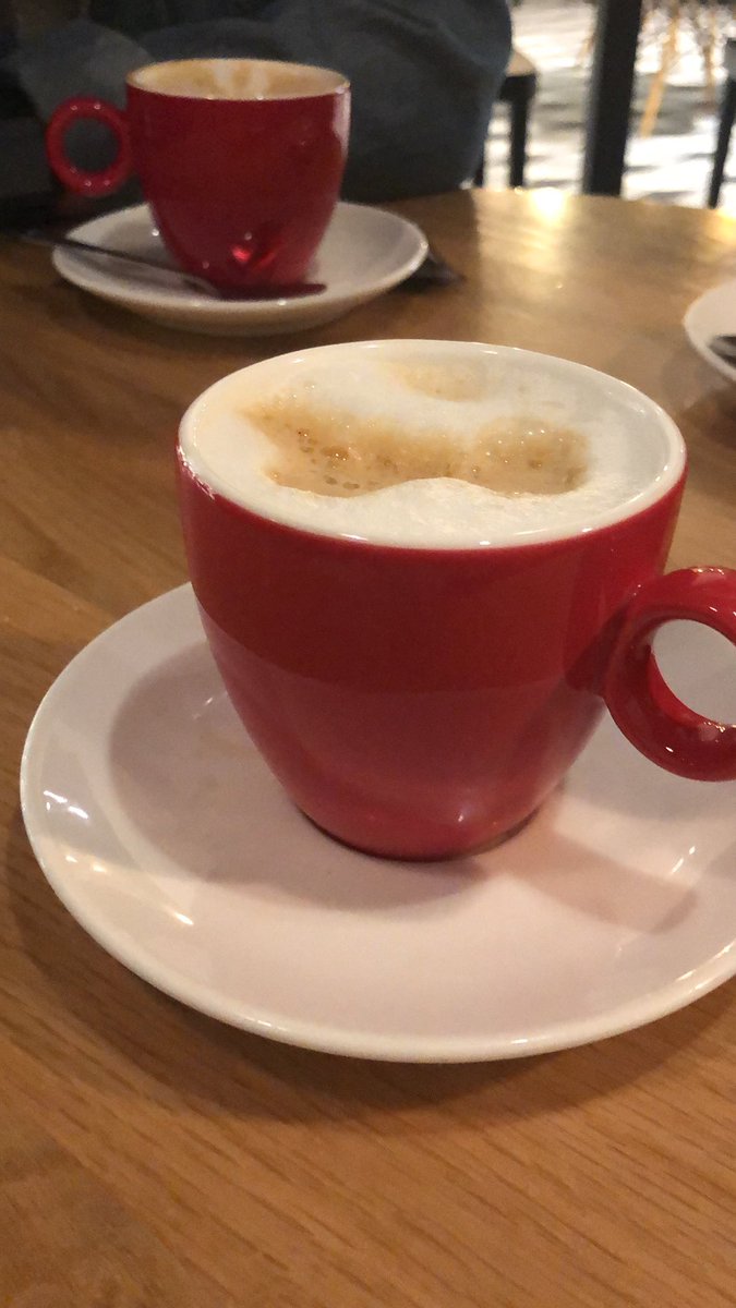 JoostBoers's tweet photo. Super bij @VanTilburgMode - ruime keuze en voor @lizzybm een jurk die ze zondag gaat dragen bij de online presentatie en die direct korter kon worden gemaakt. Nu koffie. https://t.co/HB4TgJTckv