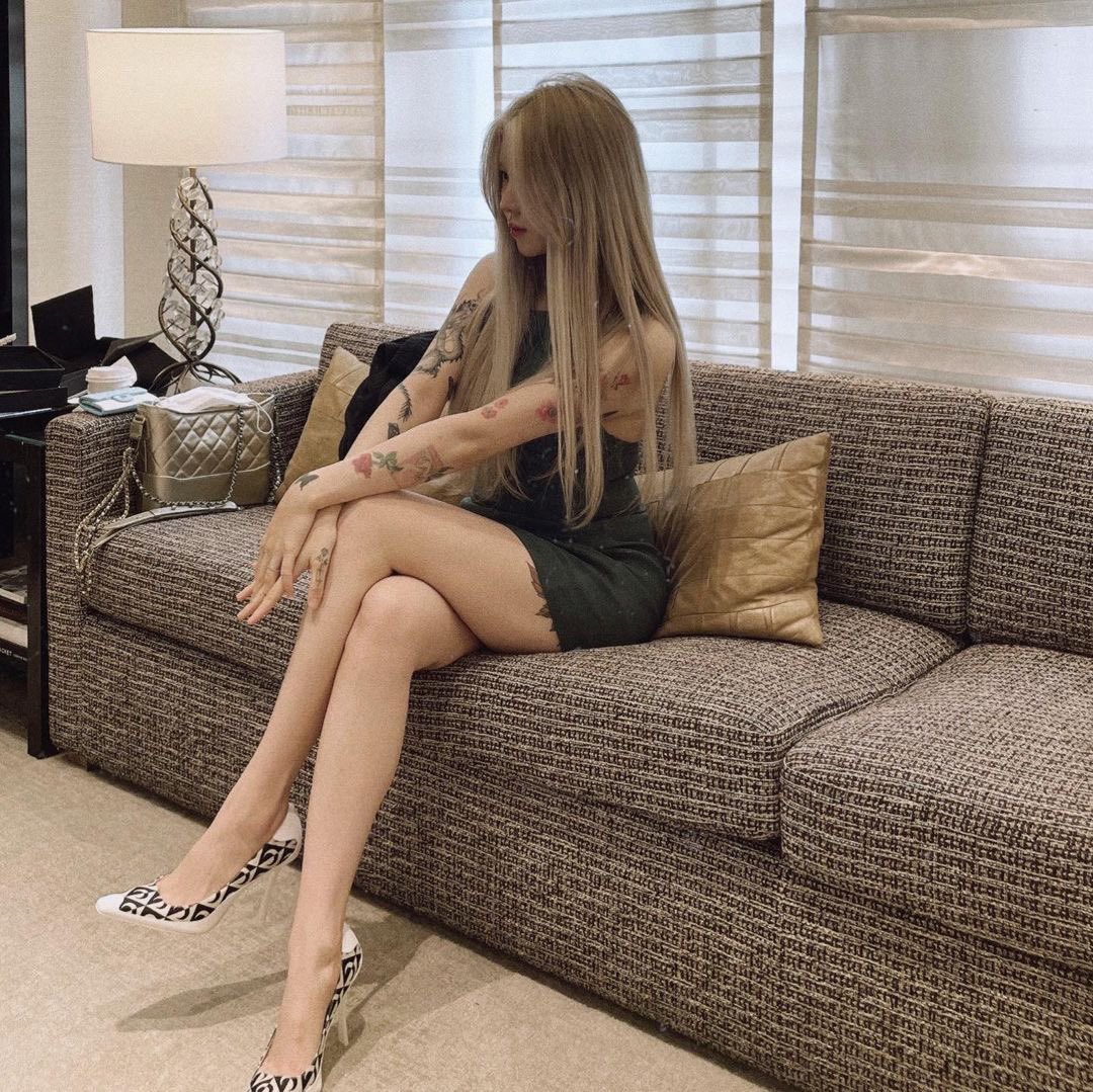 yerinB_support's tweet photo. [IG] 210626: 🖤Thank you so so much for the wishes and love! always so thankful for my fans, family and friends.

🔗https://t.co/eDNMqWm7b2 *1

@yerinbaek
#백예린 #YerinBaek 
#YerinTheGenuineDay https://t.co/sCzkcY0aBE