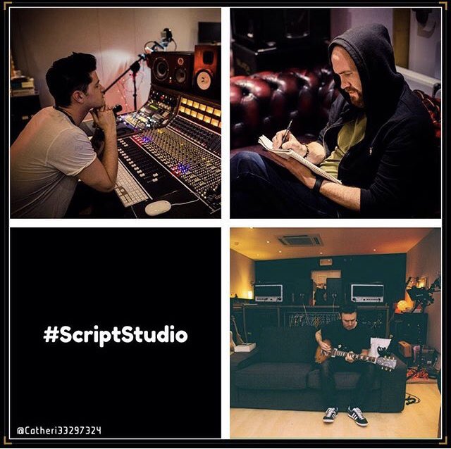 Catheri33297324's tweet photo. The 3 geniusβs at work ππ»πβ€οΈthrowback to 2016 in the studio βπ»πΈπΆπ€πΉπ₯looking forward to more studio pics ππ»πβ€οΈ#dannyodonoghue #marksheehan #glenpower #thescript #thescriptstudio #studiopics @thescript @TheScript_Danny @glenofthepower #TheScriptFamily https://t.co/0IaAvRVIca