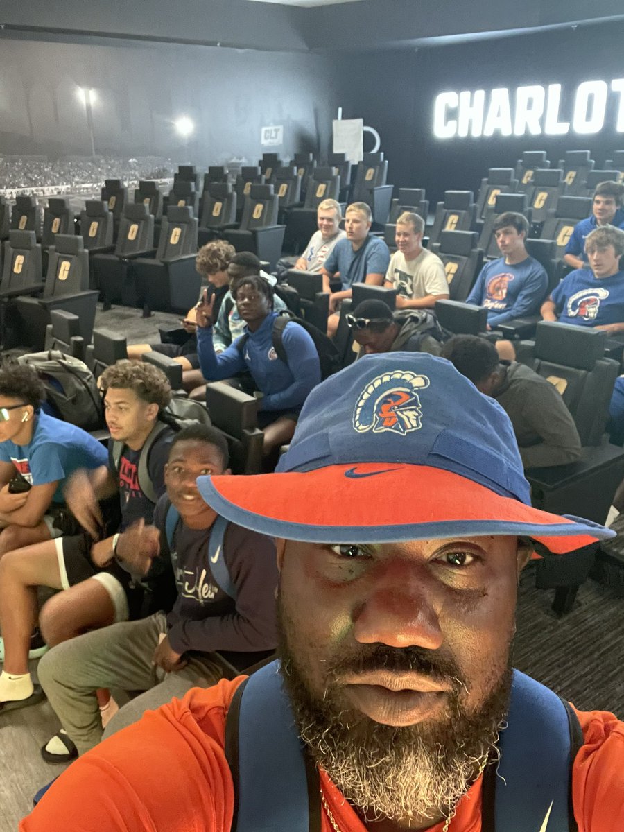 CoachJMcKoy's tweet photo. We in here!!!! https://t.co/LQIHGJ9LaF