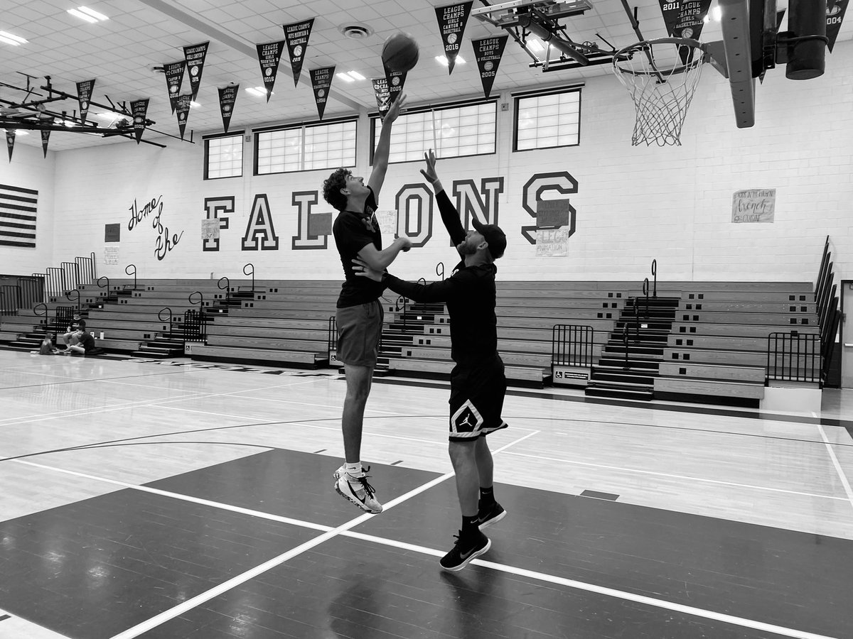 Coach_mittel's tweet photo. One week out from winning a CIF 💍 6’9 @_kylevans_ back in the lab preparing for a huge senior year 🚀stretch 4 can play everywhere! #postcamp #bigsonly #Grind #falcon4ever https://t.co/Z2GkCr2Y9N
