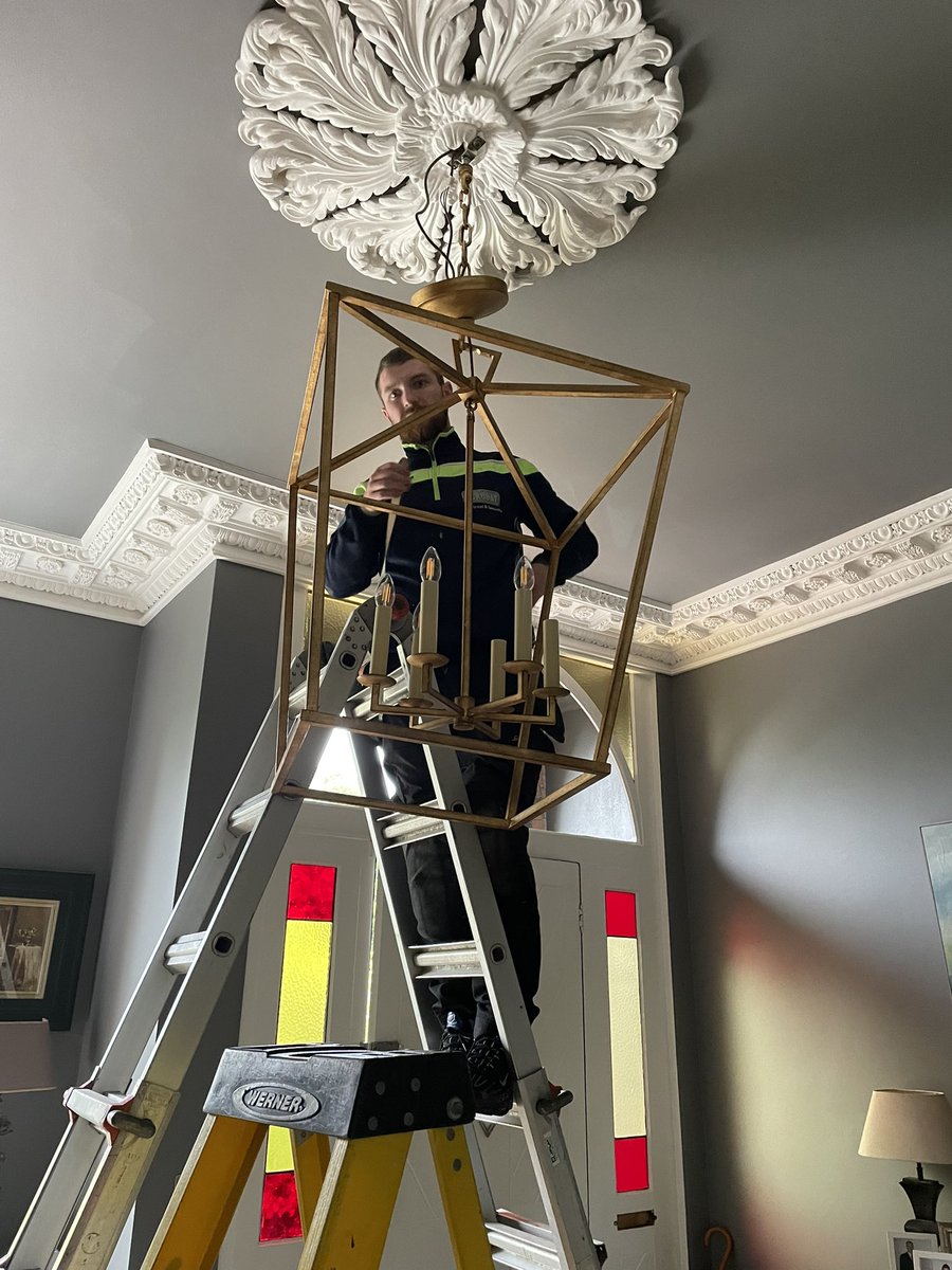 Acrobatirl's tweet photo. Installing a Chandelier in Donnybrook D.4 today #sparky https://t.co/rdmrrPhQ5s