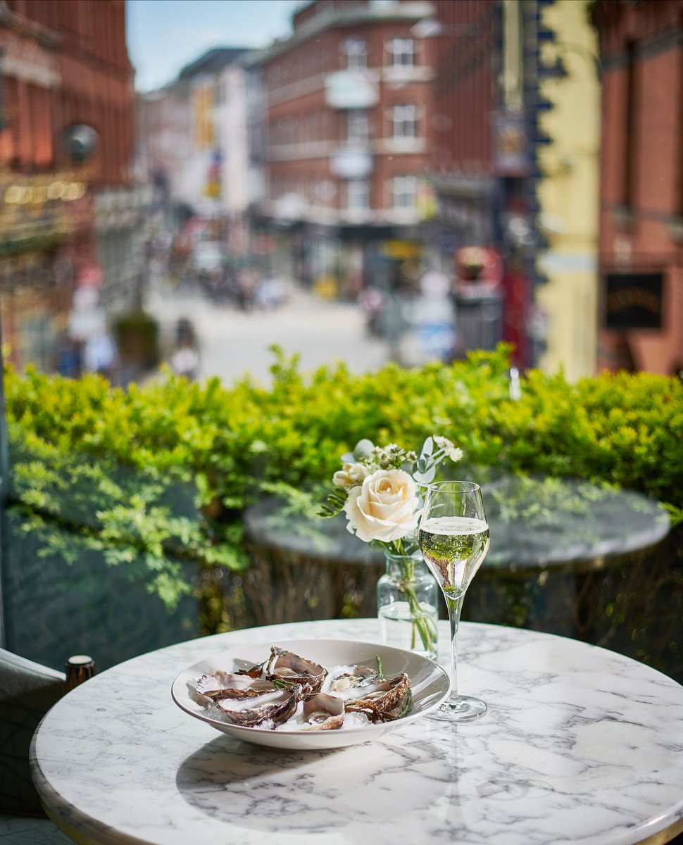 A glass of Champagne accompanied by Carlingford Lough Oysters is the perfect way to start the weekend. Enjoy in the beautiful and unique setting of The Gallery with captivating views overlooking Grafton Street. #WestburyDublin