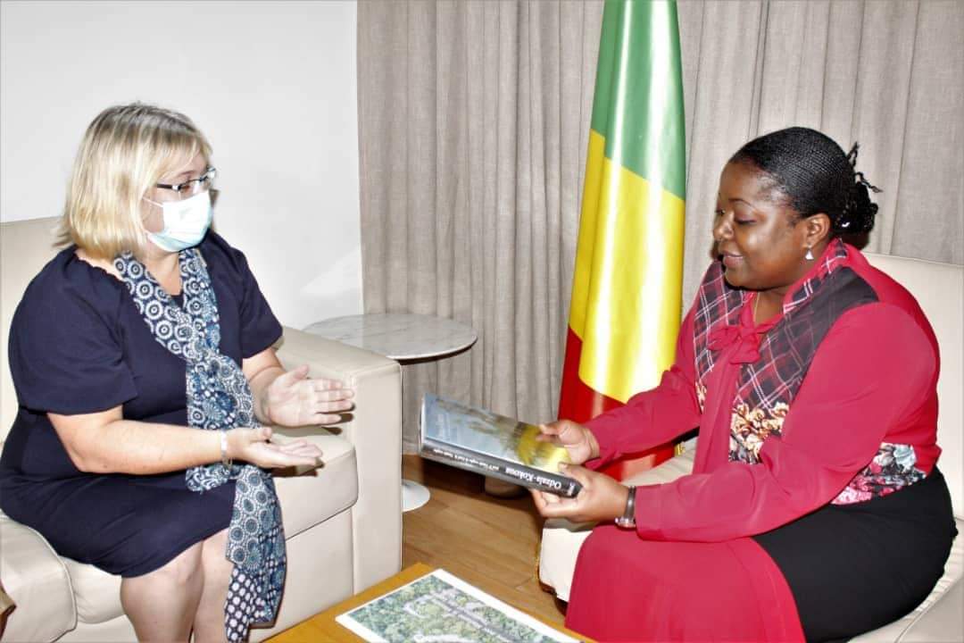 DoukagaDestine1's tweet photo. Audience accordée ce jour à la délégation de Congo Conservation Company #CCC, conduite par Madame #Karen #Waterson, Administrateur Général Adjoint de CCC. Plusieurs points évoqués, notamment la consolidation du partenariat pour le développement de l'écotourisme au Congo-BZV.
#MTL https://t.co/PAwD5uQvmB