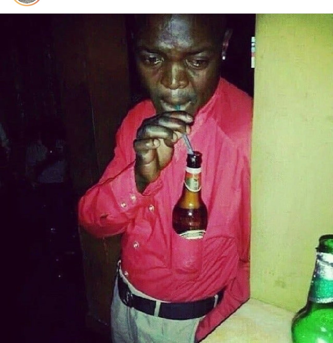 DMwatha's tweet photo. @Bad_OneLine_Man @thejam984 @gondwana_Ke The way I had planned on mumunyain'g that Hunters Cider! Next time. 😔😔😔
#TheBoyzLive
#HoldYourHunters
#RefreshmentRedefined
#TribeCapitalFM https://t.co/fHkrBURb3n