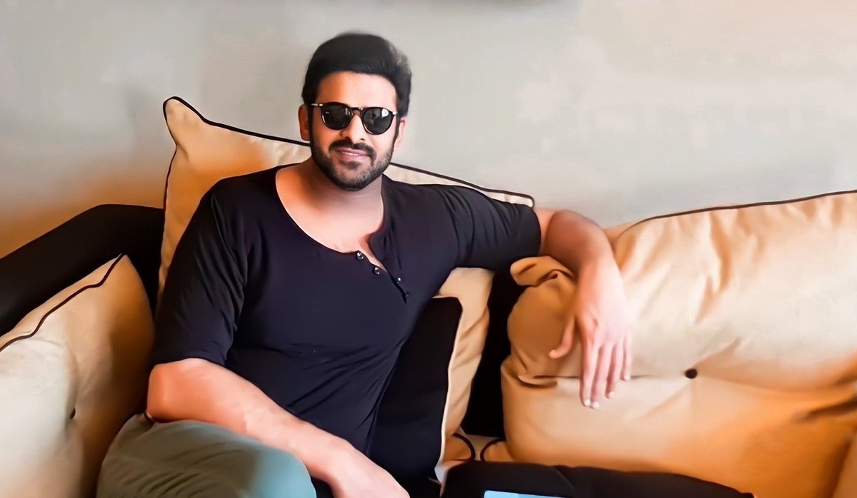 PrabhasRaju's tweet photo. #Prabhas 👑 https://t.co/43cnCgtOY5