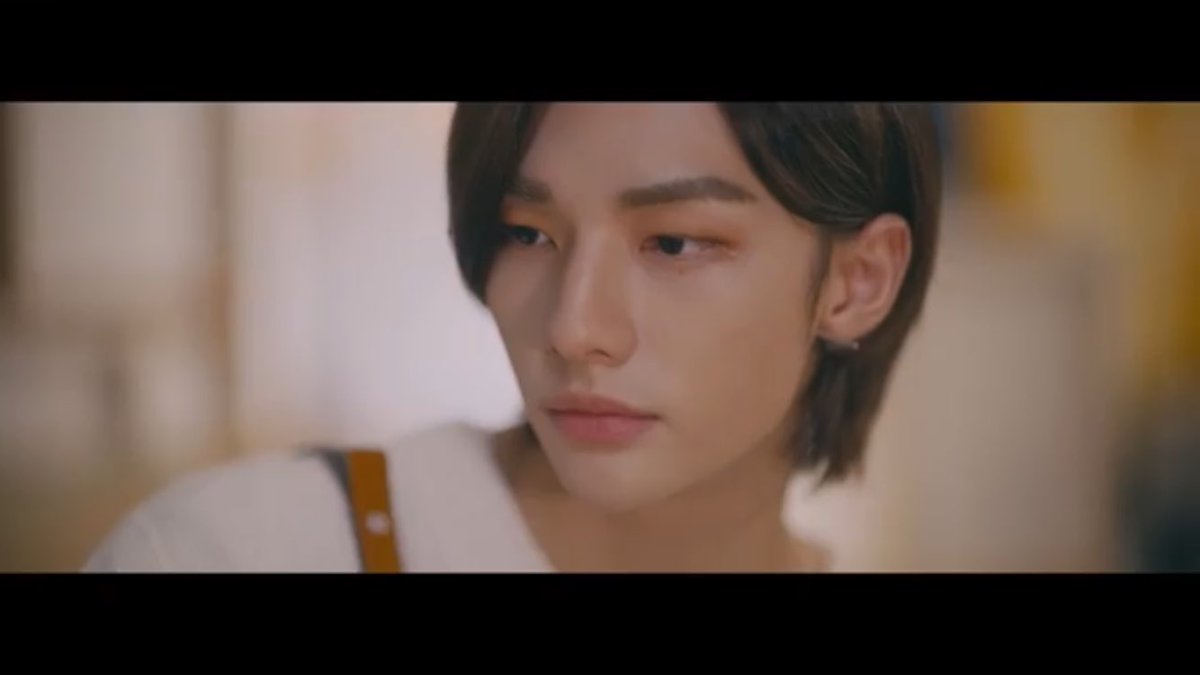 amicake2's tweet image. Esse garoto chegou e eu gritei graças a Deus💛💛 #Hyunjin #HYUNJINCOMEBACK