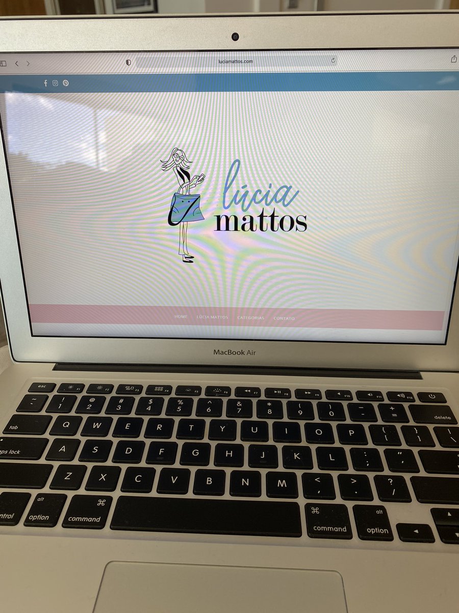 LuciaMattos's tweet photo. clica no link pra ir pro blog e entender um pouco deste meu novo desafio ! https://t.co/ofS1IEcsce https://t.co/boVBk5Kg7e