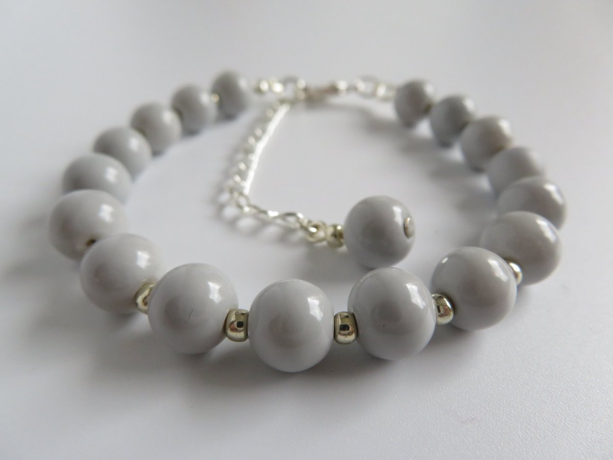 BeYouGems's tweet photo. Ava Bracelet
SKU: SB-31
£24.95 plus £3.95 postage
Materials: Acrylic beads, stainless steal, silver plated findings
Bead Size: 8mm
Clasp Type: Lobster Clasp
Clasp Size: 15mm
Charm Size: N/A
Extension Chain: Yes
Colour: Silver, Blue/Grey
#womaninbiz #bracelet #handmade https://t.co/Gd9X6pBypK