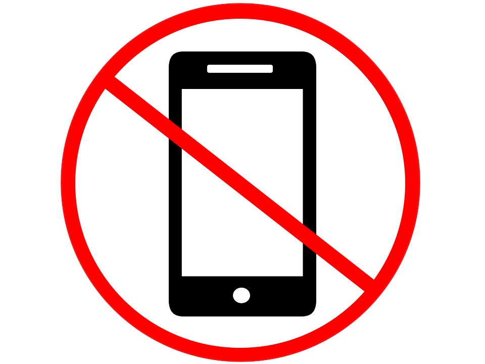 gohsgeorgia's tweet photo. You may text them from a train, you may text them from a bus, but texting from behind the wheel threatens all of us. #justdrive #headsupgeorgia https://t.co/gn5WcC8HbK