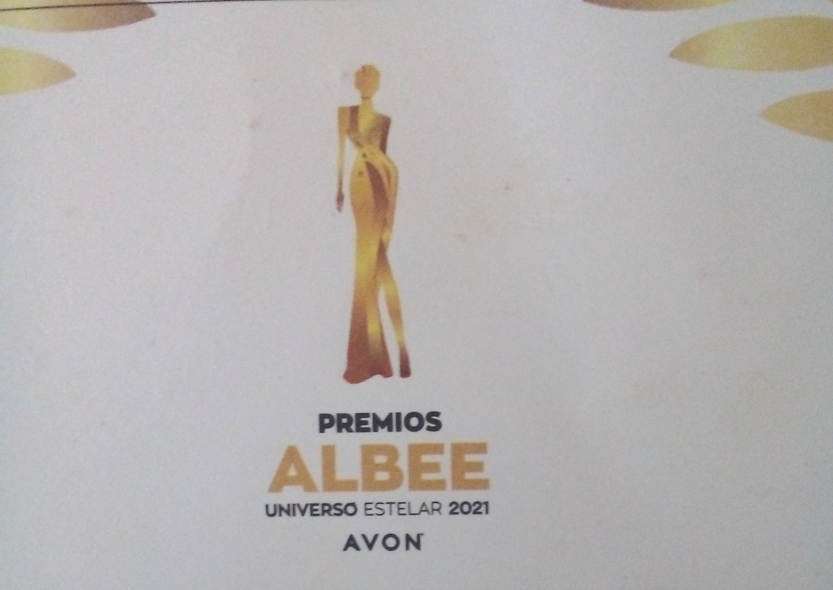 MARIAGARCIALUNA's tweet photo. Muy feliz de ser parte de la familia @AvonMexico mil gracias por este reconocimiento, reconocimiento que es de mi #MAMIX que desde el cielo lo ve, pues ella es y seguirá siendo mi socia en mis negocios. #CDMX #Oaxaca #PoderMujer #MujeresGanadores #Entrepeneur @OficialYuri 🙏😇🤗 https://t.co/59QafWMuZO