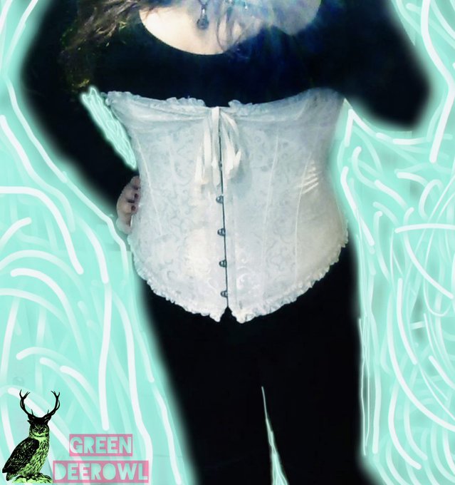 My new corset <3 https://t.co/RVqwXRaiaX