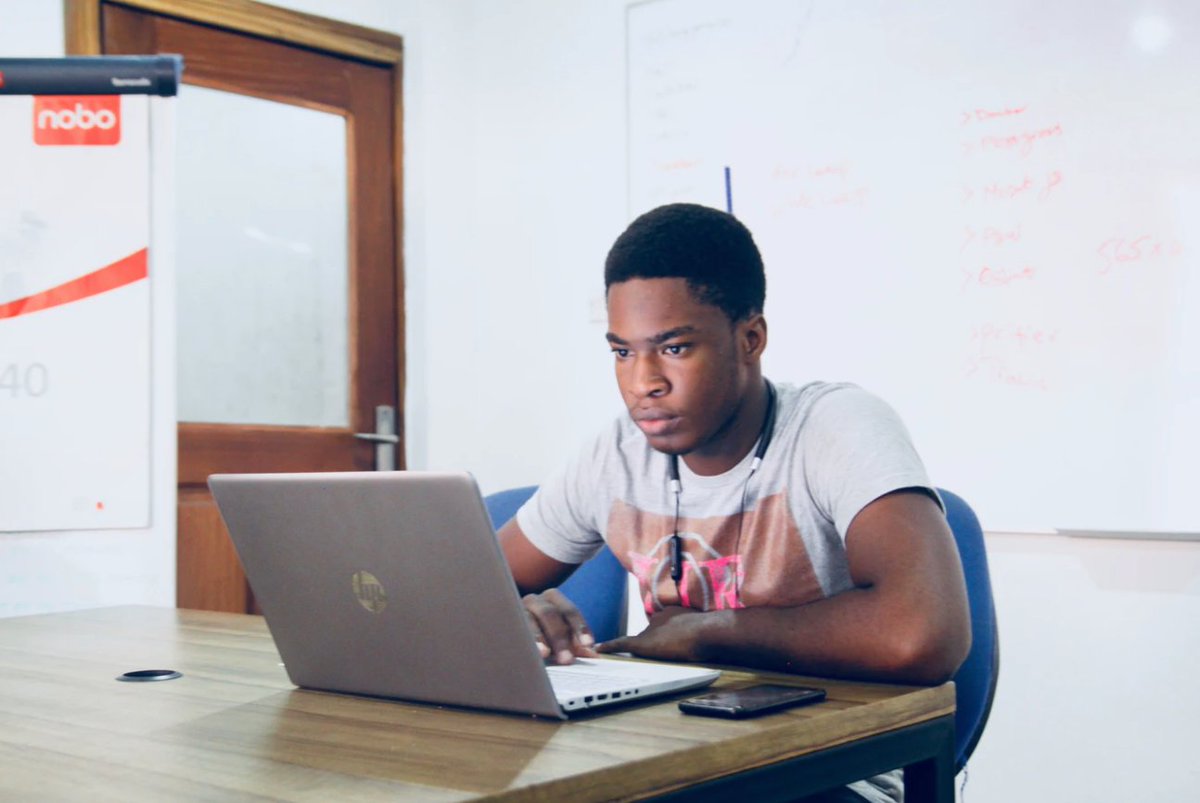 DDI_Utilities's tweet image. On average, teenagers screen time in the United States is about 9 hours per day.

Keep your teenager safe while using technology with the help of us. Click the link in the bio for more information.