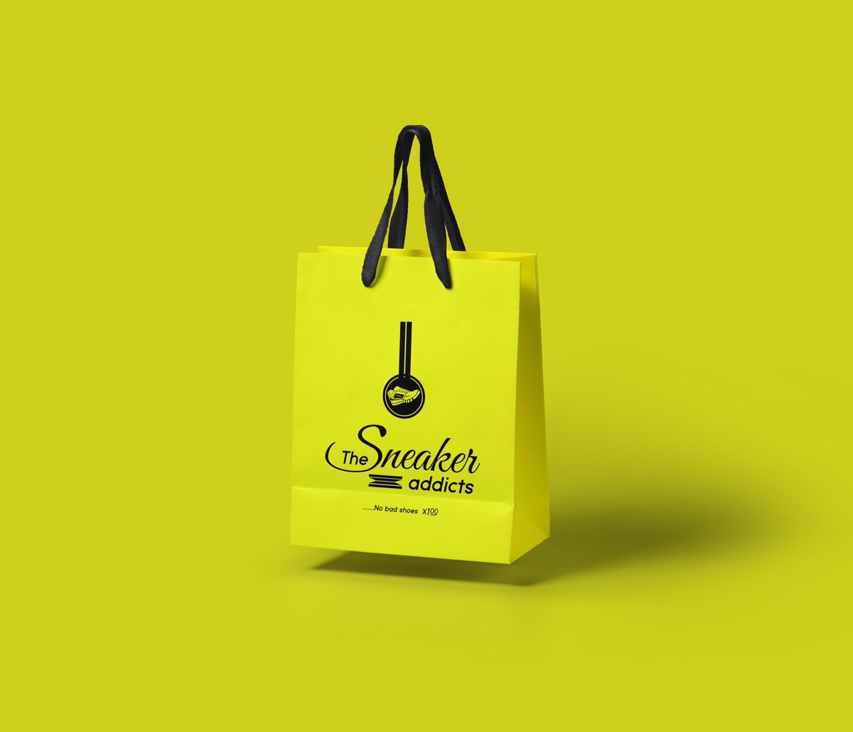 ShoeGuyOtis's tweet image. The sneaker Addicts ? 

Black or Yellow ?