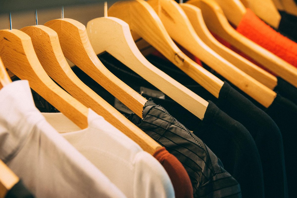 EcomPlatformsio's tweet image. Get started in #ecommerce with print on demand – a cost-effective business model made simple by handy apps that integrate with Shopify. Learn about the best #printondemand tools in our latest guide. ow.ly/VZTT30rKoH1