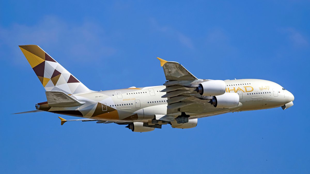 29Aviation's tweet photo. Qatar Airways (A7-APJ) Airbus A380-861 https://t.co/VVaNPrsbEF | #Etihad #EtihadAirways #A380 #Airbus #AirbusLovers #Aviation #EGLL #Heathrow #LHR #HeathrowAirport #AUH #AbuDhabi #PlaneSpottingBE #A7APJ #Aircraft https://t.co/TCwCKFm946