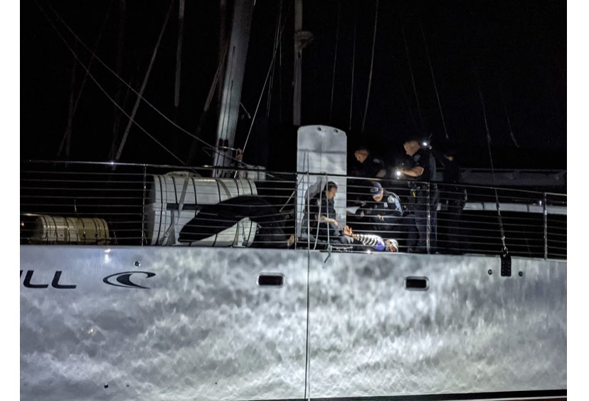 ChiefAndyMills's tweet photo. Annoy Mate. @SantaCruzPolice responded to an emergency call help from #HarborPolice re a man who commandeered a sailing vessel. Officers diverted the mans attention and swarmed the boat arresting Jason Lara w/o incident. #Blackbeard #PiratesofSantaCruz https://t.co/1DtZjUpMh7