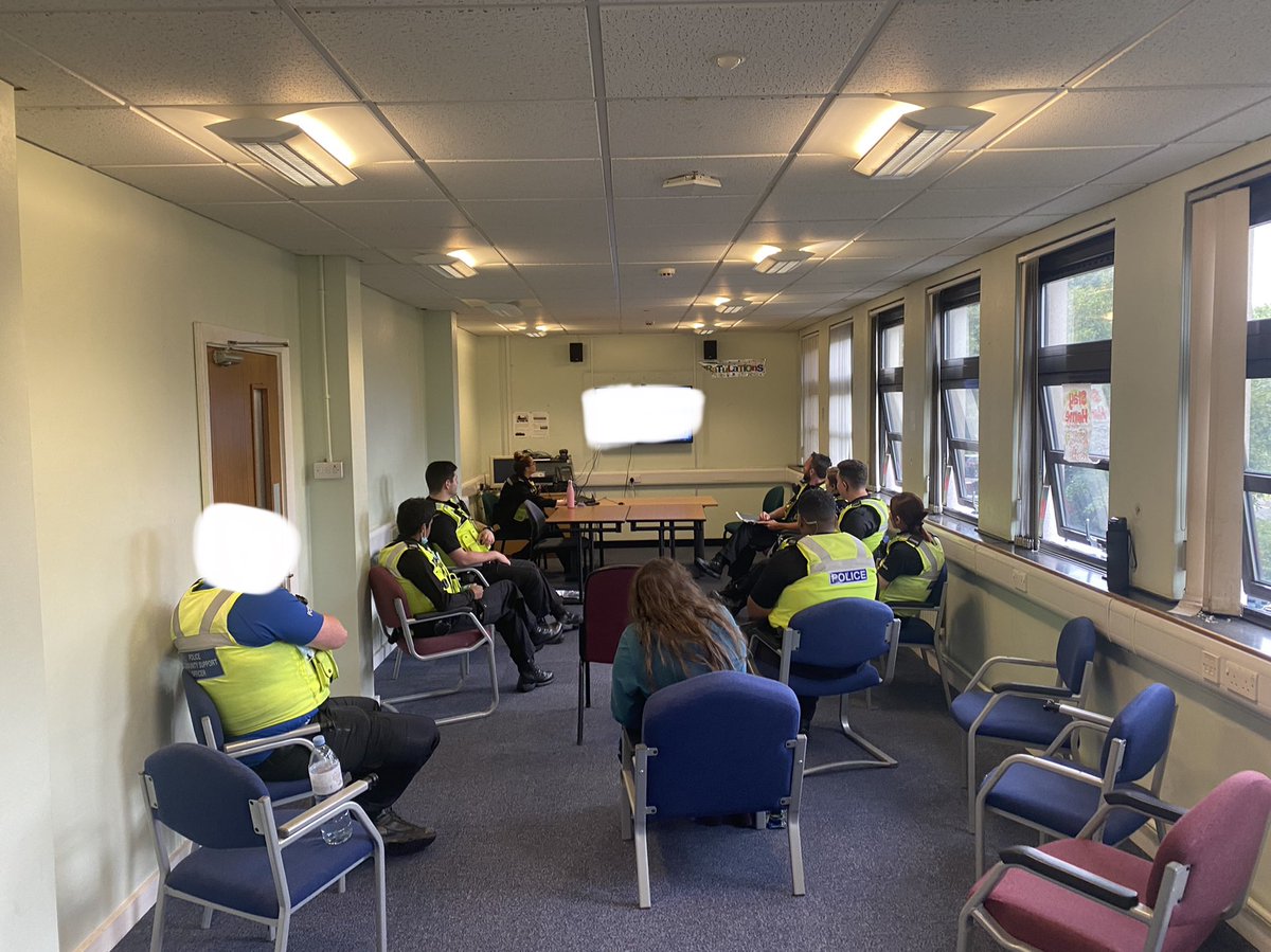 ChelmsleyWMP's tweet image. #Warrant ‼️ Straight in for our late shift and out on an emergency warrant with the assistance of D unit Solihull @ResponseWMP 😁👏

Great result with 15 plants, and a large amount of cash seized, the male is assisting with our enquires 🚔 #CommunityIntelligence