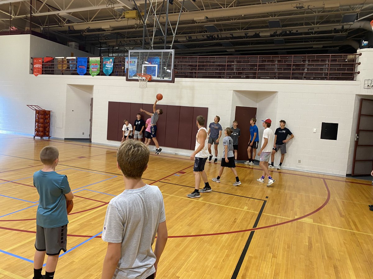 CenturionsBBB's tweet photo. Today’s game plan for the future of the program, teamwork. Making good passes, setting good screens, and learning to read screens, because it takes all 5. These young Centurions are killing it! #centurapride #swordsup https://t.co/QEVxCWN1HC