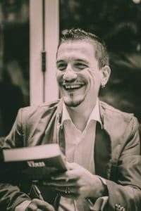OnTimeBooks1's tweet photo. Marios Karakatsanis (Mario KarMa) is a contemporary Greek author and author of our big hit “Amy”.
#OnTimeBooks #books #greek #Amy https://t.co/jlM8ExmZHE