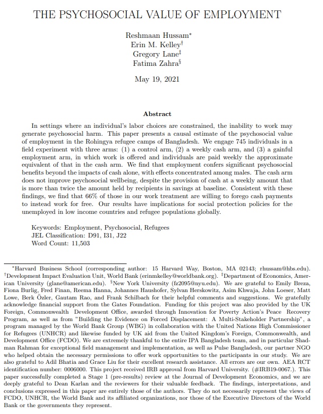 What's the psychosocial value of employment? 

New study compares #cashtransfers vs #jobs in a Rohingya refugee camp.

Results?

Cash didn't improve mental wellbeing, &amp; 66% of ppl in the work arm were willing to work for free to keep the job.

Hussam et al
hbs.edu/ris/Publicatio…