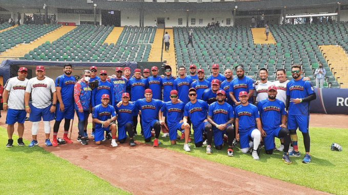 Yovavasquez96's tweet photo. Cronograma #Vinotinto🇻🇪:

📆HOY: @TeamBeisbolVe vs #PaísesBajos. 6 PM. #RepechajeOlimpico 
📆MAÑANA: @vinotintoplaya vs #Paraguay. 12:30 PM. #eliminatoriasconmebol 
📆DOM: #VinotintoFutsal vs #Uzbekistán. 9 AM. #Amistoso
📆DOM: @SeleVinotinto vs #Perú. 5 PM. #CopaAmerica2021 https://t.co/M7sJPJKDV6