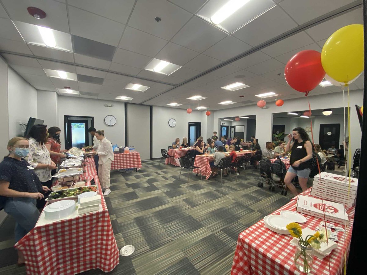 LighthouseLabSv's tweet photo. As life is returning to normal, we at Lighthouse were happy to welcome back our Holly Springs teams last week with a dinner in our new space, courtesy of the Coworking Station. It was so great to be able to see new and familiar faces!
#lighthouselabservices #coworkingspace https://t.co/uVzaRLERik