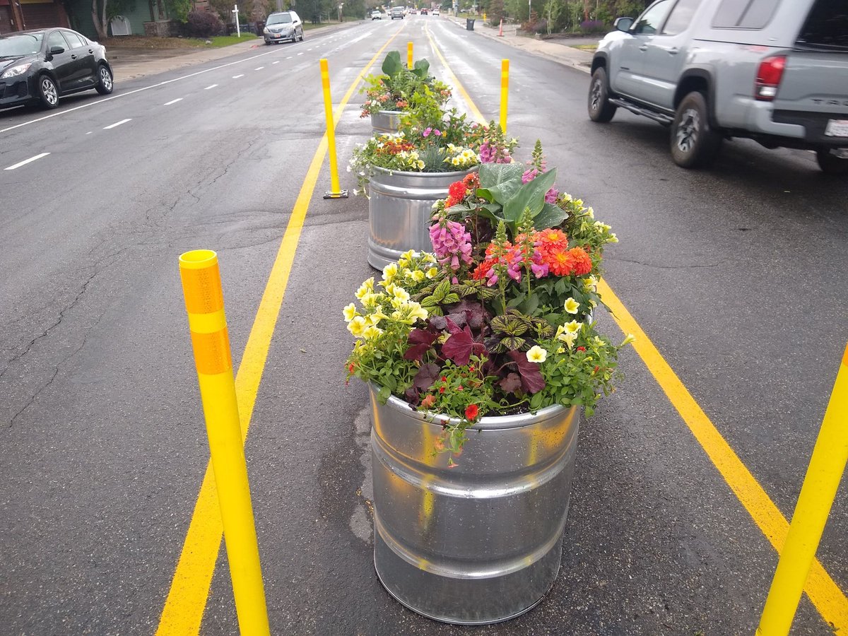 SweetStreetsSLC's tweet photo. Park City residents had the same concerns we share in SLC: People are driving too fast. They asked the city to intervene.

Park City transportation planners jumped on it and added inexpensive and semi-permanent traffic calming IN TWO WEEKS. 

It can and should be done here. https://t.co/3Z01YJUh2S