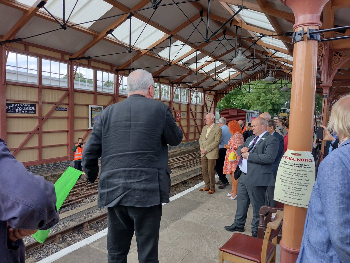 The canopy is officially open! What an amazing afternoon with @SirPeterHendy and <a href="/MrTimDunn/">Tim Dunn</a> giving enthusiastic addresses. Thanks to so many including <a href="/RailwayHeritage/">RailwayHeritageTrust</a> <a href="/GrundonRecycle/">Grundon</a> <a href="/HRA_UK/">Heritage Railway Association</a> <a href="/heritagepaintin/">Ian</a> and of course our amazing volunteers!